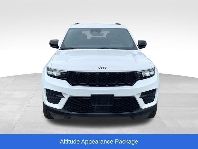 Jeep Grand Cherokee Laredo 4WD 2023