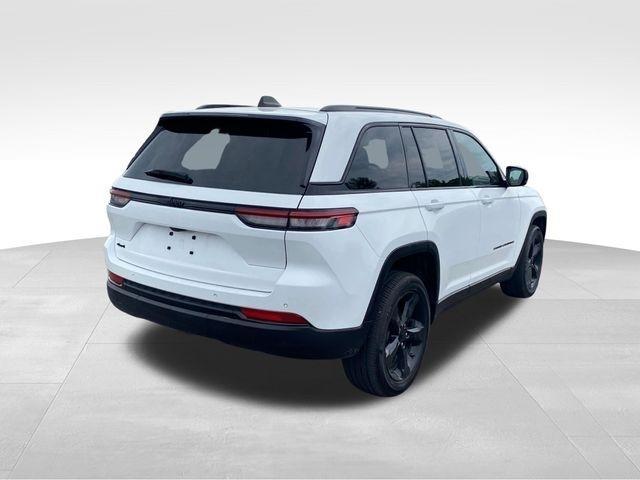 Jeep Grand Cherokee Laredo 4WD 2023