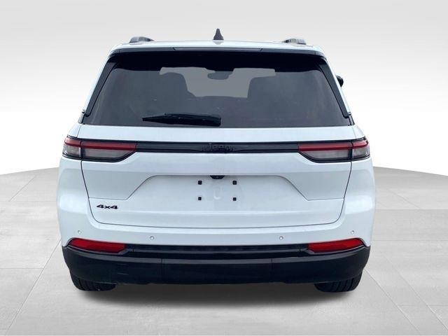 Jeep Grand Cherokee Laredo 4WD 2023