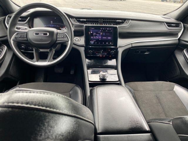 Jeep Grand Cherokee Laredo 4WD 2023