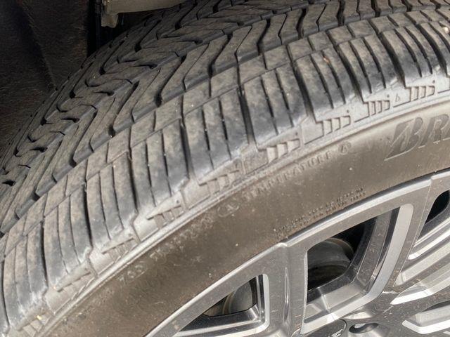 GMC Yukon XL Denali Ultimate 4WD 2025