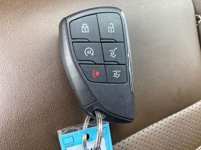 GMC Yukon XL Denali Ultimate 4WD 2025