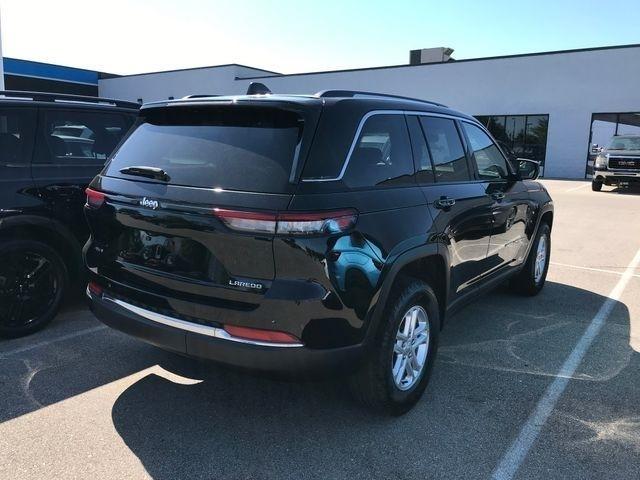 Jeep Grand Cherokee Laredo 4WD 2023
