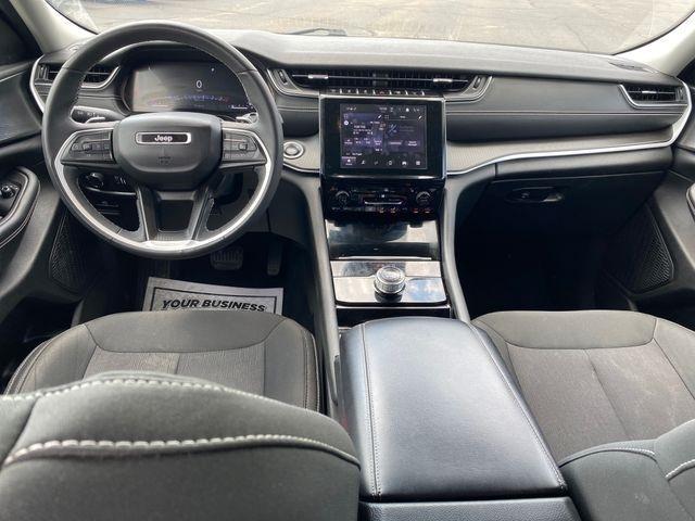 Jeep Grand Cherokee Laredo 4WD 2023