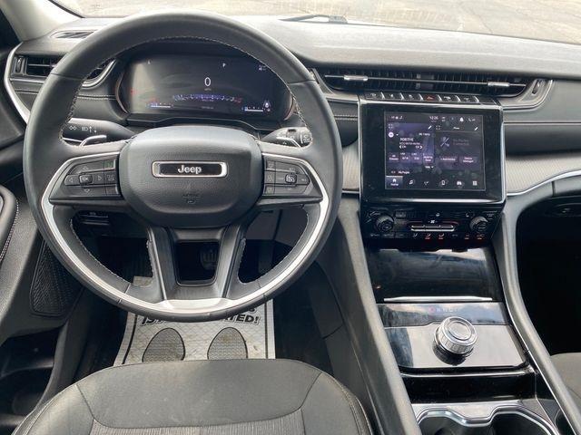 Jeep Grand Cherokee Laredo 4WD 2023