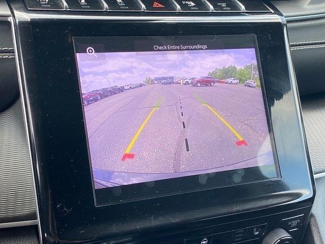 Jeep Grand Cherokee Laredo 4WD 2023