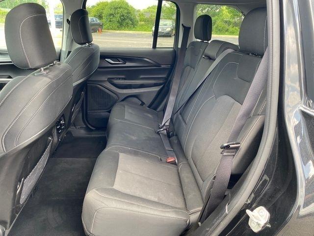 Jeep Grand Cherokee Laredo 4WD 2023