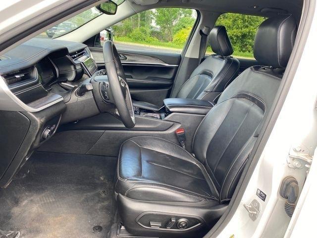 Jeep Grand Cherokee Limited 4WD 2023