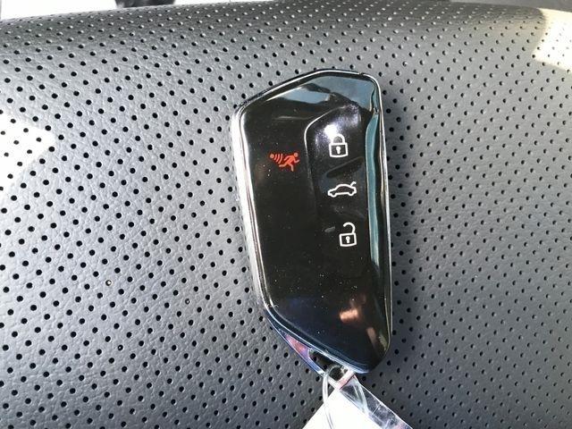 Volkswagen Golf GTI SE w/Leather and Black Wheel Pkg. 2022