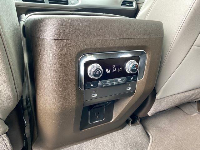 GMC Yukon SLT 4WD 2023