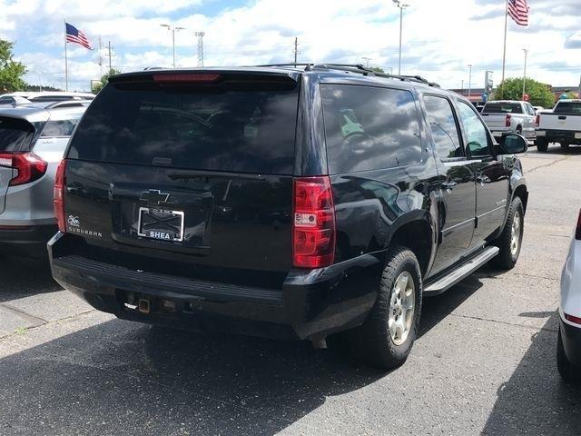 Chevrolet Suburban LT 1500 4WD 2012