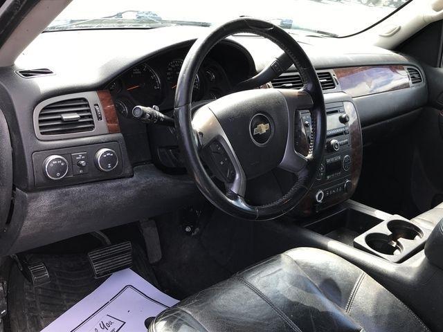 Chevrolet Suburban LT 1500 4WD 2012