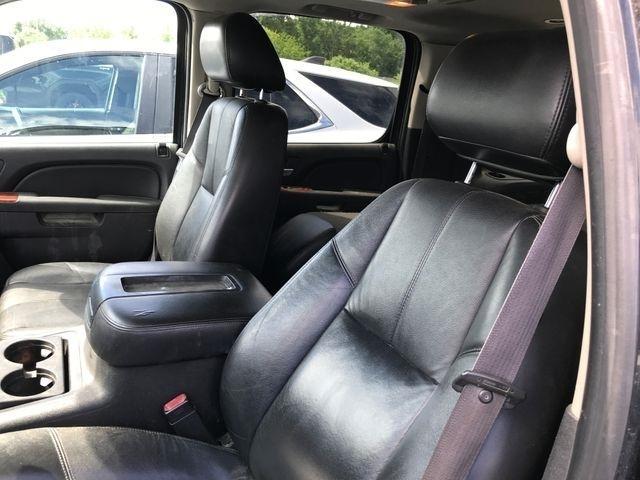 Chevrolet Suburban LT 1500 4WD 2012