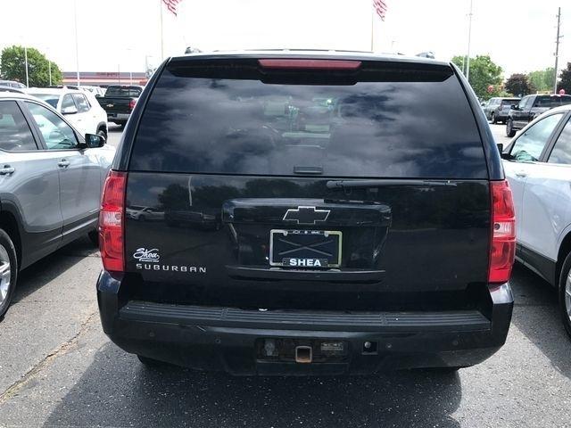 Chevrolet Suburban LT 1500 4WD 2012