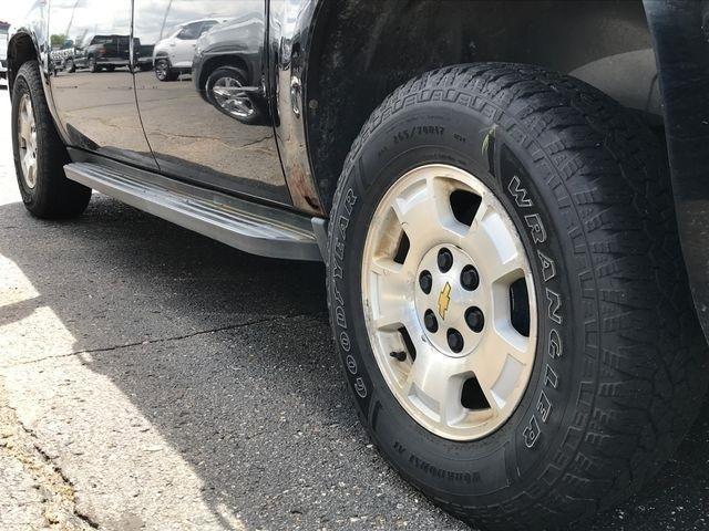 Chevrolet Suburban LT 1500 4WD 2012