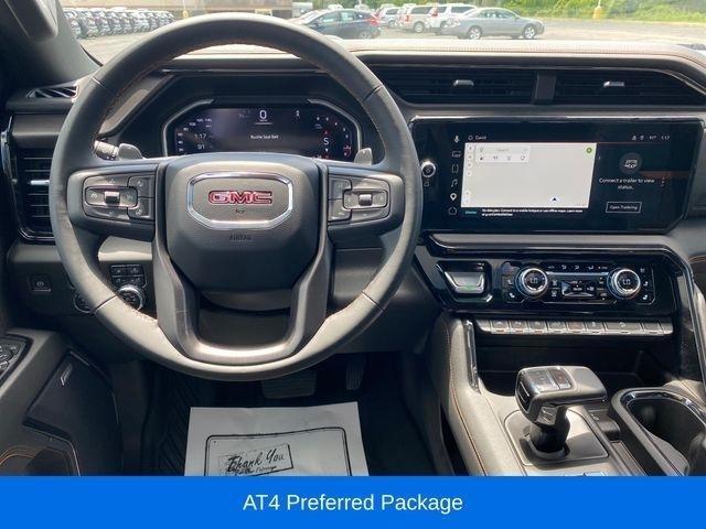 GMC Sierra 1500 AT4 Crew Cab 4WD 2023