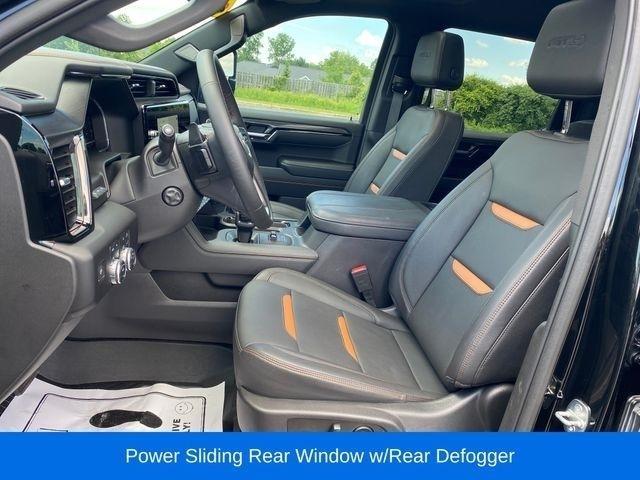 GMC Sierra 1500 AT4 Crew Cab 4WD 2023