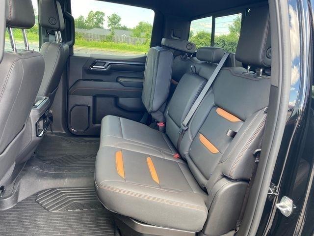 GMC Sierra 1500 AT4 Crew Cab 4WD 2023