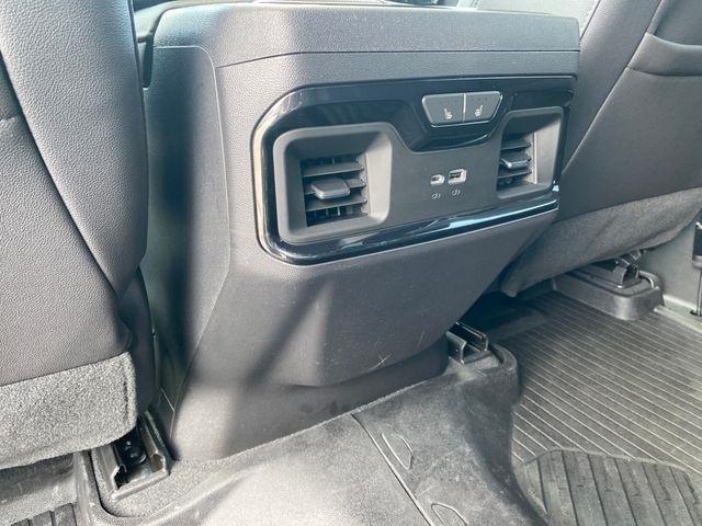 GMC Sierra 1500 AT4 Crew Cab 4WD 2023