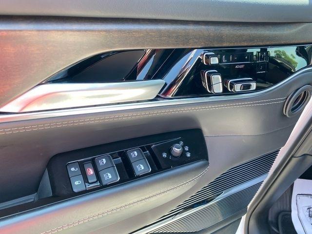 Jeep Grand Wagoneer Series I 4WD 2023