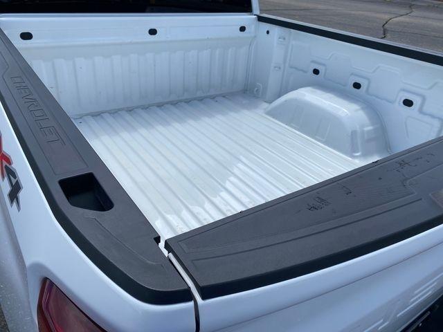 Chevrolet Silverado 1500 LT Crew Cab 4WD 2023