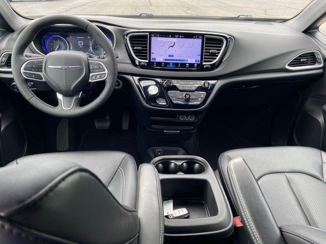 Chrysler Pacifica Select 2025