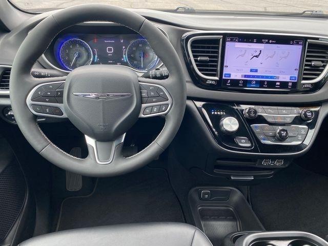 Chrysler Pacifica Select 2025