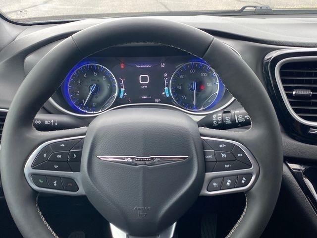 Chrysler Pacifica Select 2025