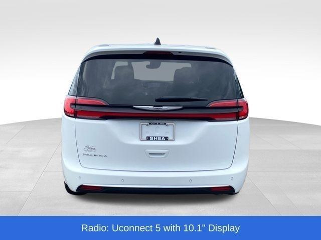 Chrysler Pacifica Select 2025