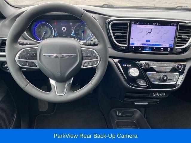 Chrysler Pacifica Select 2025