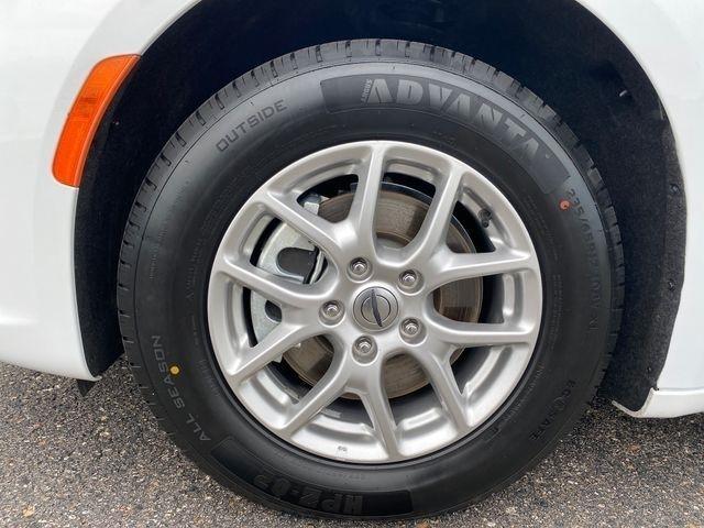 Chrysler Pacifica Select 2025