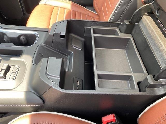 GMC Sierra 1500 Denali Ultimate Crew Cab 4WD 2025