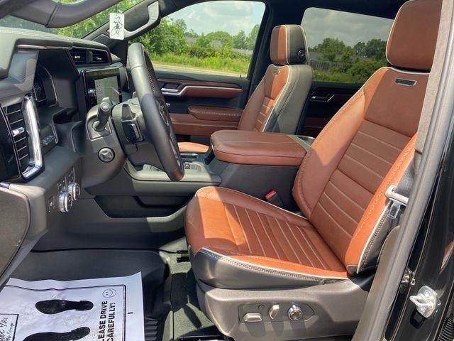 GMC Sierra 1500 Denali Ultimate Crew Cab 4WD 2025