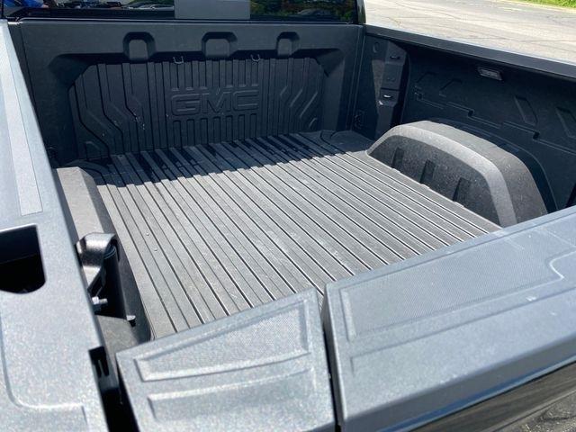 GMC Sierra 1500 Denali Ultimate Crew Cab 4WD 2025