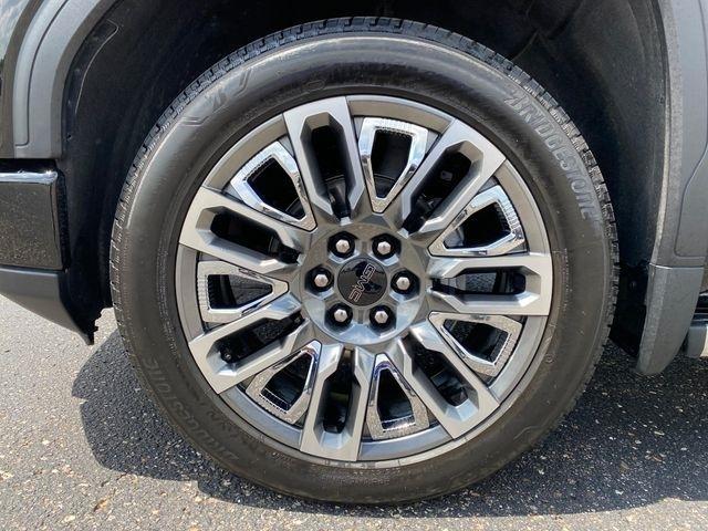 GMC Sierra 1500 Denali Ultimate Crew Cab 4WD 2025