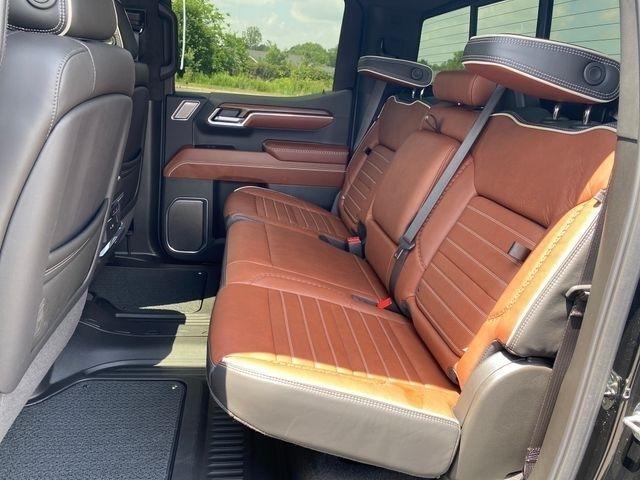 GMC Sierra 1500 Denali Ultimate Crew Cab 4WD 2025