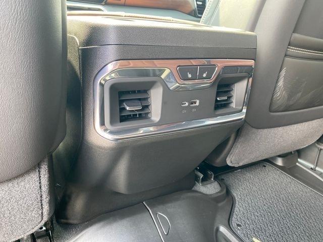 GMC Sierra 1500 Denali Ultimate Crew Cab 4WD 2025