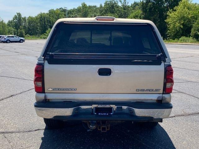 Chevrolet Silverado 1500 LS Crew Cab 4WD 2005