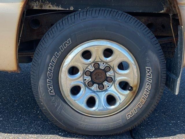 Chevrolet Silverado 1500 LS Crew Cab 4WD 2005