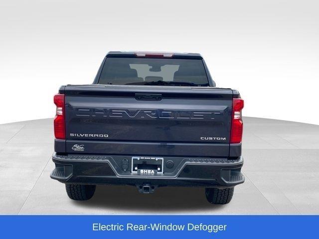Chevrolet Silverado 1500 Trail Boss Custom Crew Cab 4WD 2024
