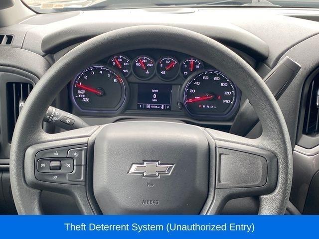Chevrolet Silverado 1500 Trail Boss Custom Crew Cab 4WD 2024