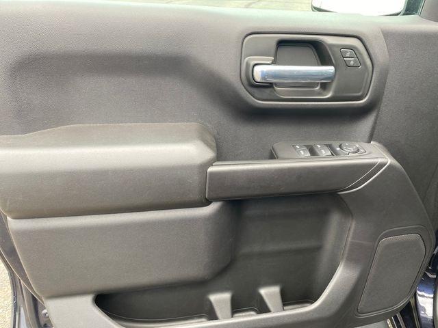 Chevrolet Silverado 1500 Trail Boss Custom Crew Cab 4WD 2024