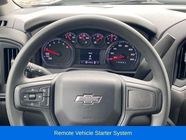 Chevrolet Silverado 1500 Trail Boss Custom Crew Cab 4WD 2024