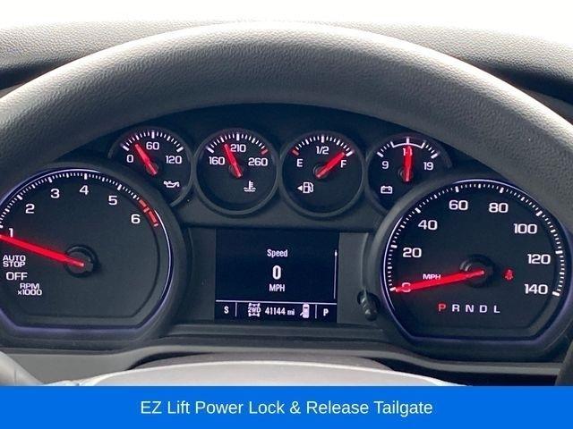 Chevrolet Silverado 1500 Trail Boss Custom Crew Cab 4WD 2024