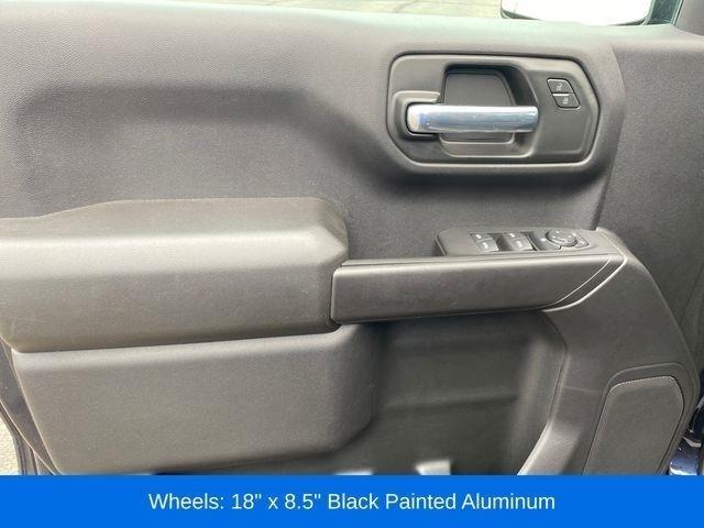 Chevrolet Silverado 1500 Trail Boss Custom Crew Cab 4WD 2024