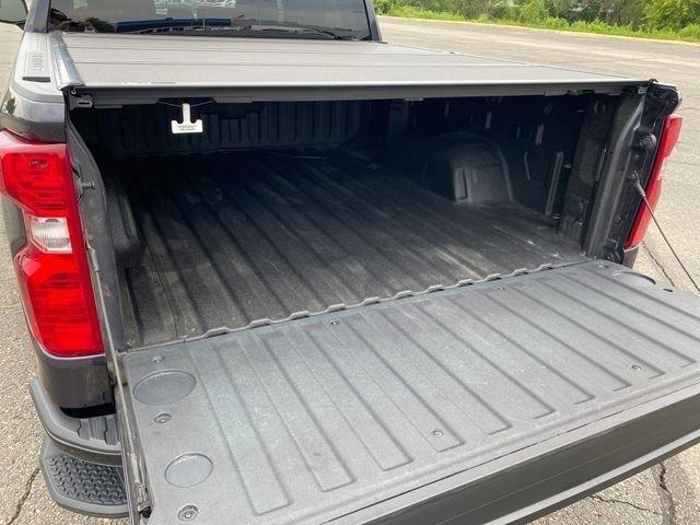 Chevrolet Silverado 1500 Trail Boss Custom Crew Cab 4WD 2024