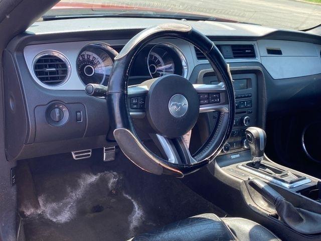 Ford Mustang V6 Convertible 2013