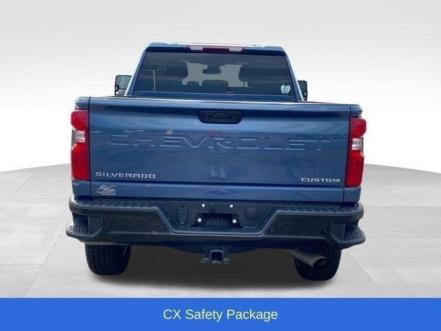 Chevrolet Silverado 2500HD Custom Crew Cab Long Box 4WD 2024