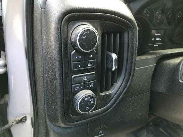 Chevrolet Silverado 1500 Custom Crew Cab Long Box 4WD 2020