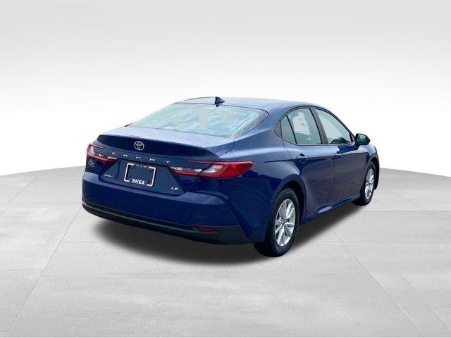 Toyota Camry Hybrid XLE 2025